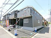 令和8年築の新築戸建てです。教育施設徒歩圏内で子育て世代にもお勧めです。