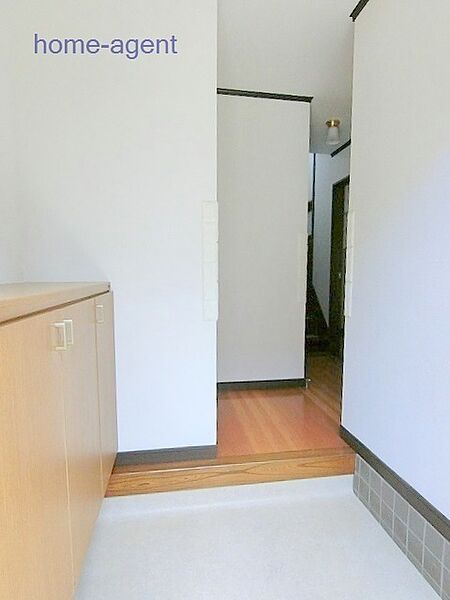 玄関を拡大表示