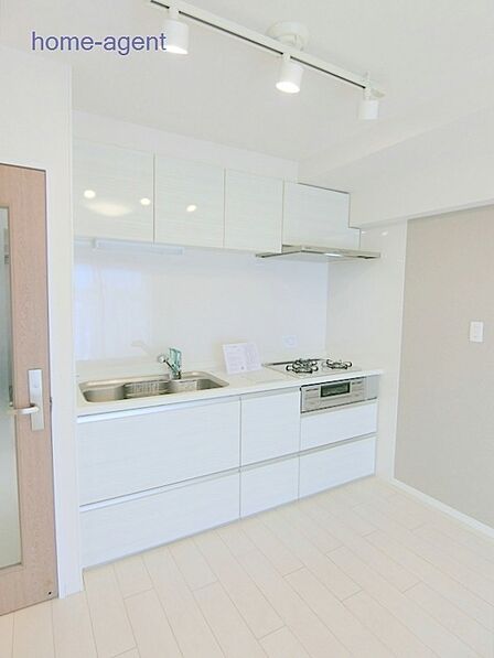 使い勝手の良いシステムキッチンです。