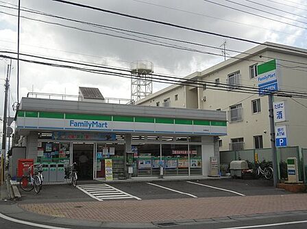 ファミリーマート柏富里店(520m)