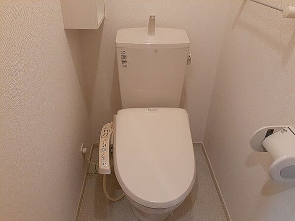画像10:ゆったりとした空間のトイレです