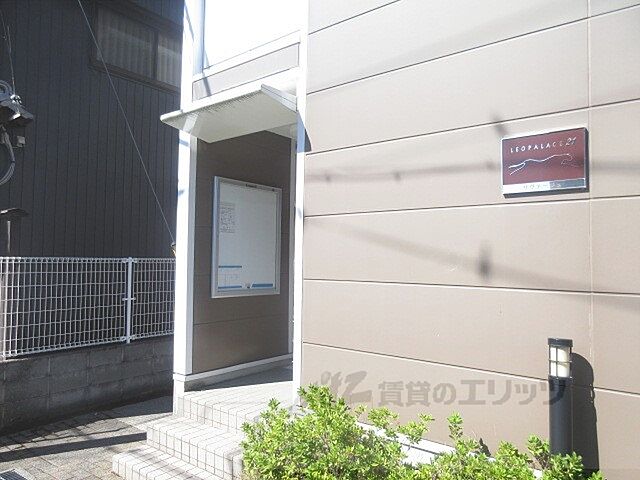 12 / 22
