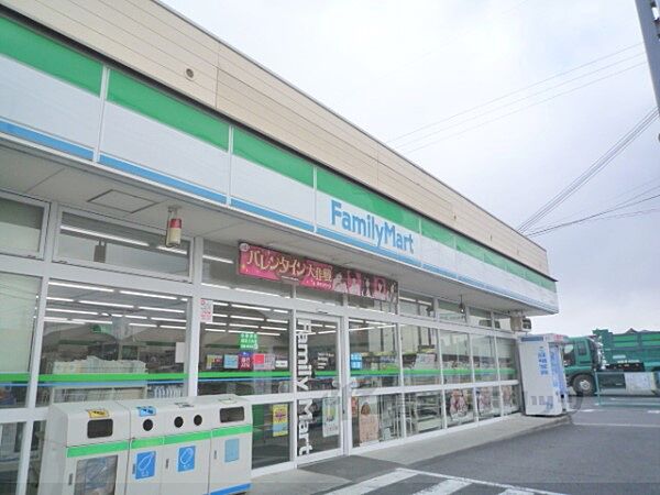 画像21:ファミリーマート　草津青地店まで2500メートル