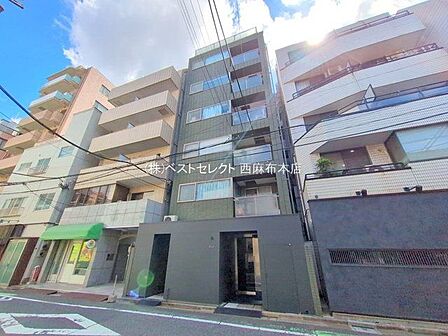 *外出時でも荷物の受け取りに便利な宅配ボックス*