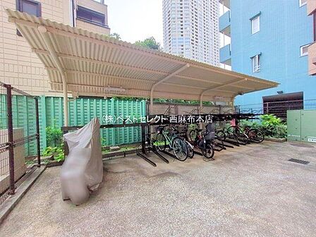 *屋根付き駐輪場(月額500円)*