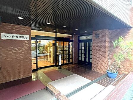 *セキュリティ面も安心のオートロック完備*