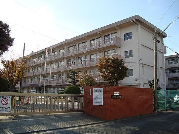 画像18:折尾東小学校(720m)