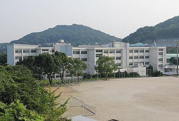 画像20:水巻中学校(1、600m)