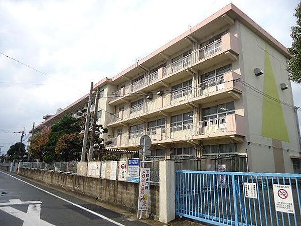 画像16:北九州市立本城小学校(160m)