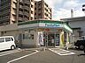 周辺：ファミリーマート八幡産医大通り店(210m)