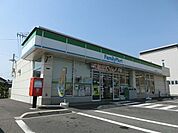 ファミリーマート／若松ひびきの店 (410m)