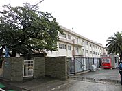 筒井小学校(640m)