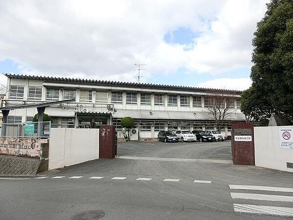 画像16:上津役中学校(640m)