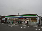 ファミリーマート／直方菜の花大橋東店 (400m)