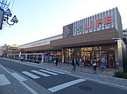 ライフ 蕨駅前店（117m）