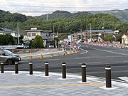 整備中の緑が丘アクセス線。広い道路に接道。  