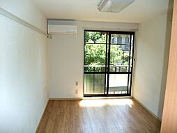 サットワハウス 102 1階ワンルームのリビング/ダイニング