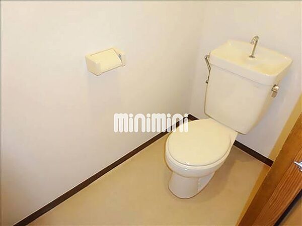 画像10:広めのトイレです。