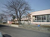 幼稚園、保育園「布袋西保育園まで910m」