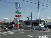 コンビニ「ローソンまで220m」