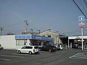 コンビニ「ローソンまで660m」