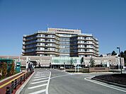千葉県済生会習志野病院　徒歩23分、自転車9分、車8分 地域のかかりつけ医を支援し、より専門的な治療を行う地域医療支援病院です。入院設備も整っています。