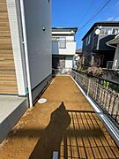 東側にある縦長のお庭。こちらでは家庭菜園等はいかがでしょうか。