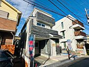 2号棟 現在外構工事中ですが内見可能です。お気軽にお問い合わせください。（3/30撮影）