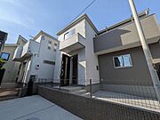 住環境の良いエリアに誕生する全2棟。間もなく完成予定です。※パースはイメージ画像です。
