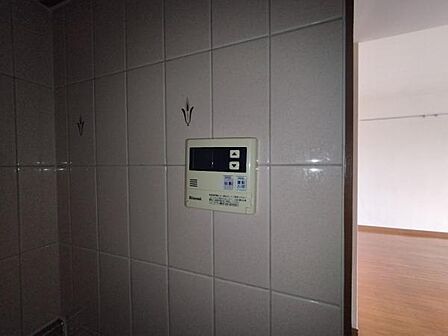 忙しくてもワンタッチでお湯張りが可能な給湯パネルです。