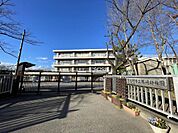 習志野市立藤崎幼稚園まで徒歩8分 併設している藤崎小学校と年数回の交流もあります。