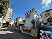 閑静な住宅街です。プライベートが見えにくい北道路。