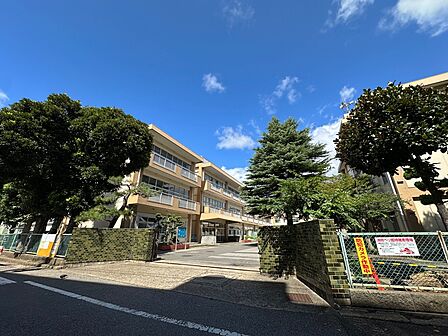 千葉市立作新小学校まで徒歩17分