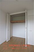 奥行きのあるクローゼットです。