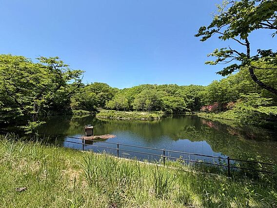 別荘地内にある...