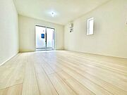 ◇リビング◇過ごす時間と共に刻々と表情を変えていく住まい、季節によってさまざまな表情を見せてくれるわが家は、時を重ね思いを紡ぐ場所です。ご家族の一家団欒を心ゆくまでお楽しみください。