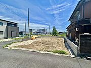 ◇外観写真◇LDKは広々17.5帖♪キッチンは3面採光で陽当たり良好です♪設備も充実した家です。家族団欒には十分な広さです。対面式キッチンで、毎日のご家族での会話が弾みますね♪