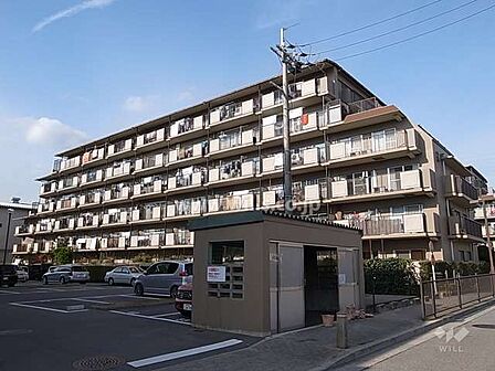 ファミリープラザ宝塚B棟の外観（南東側から）