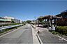 周辺：敷地北側の前面道路