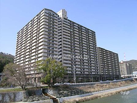 セルヴィオ3番館の外観(南東側から)
