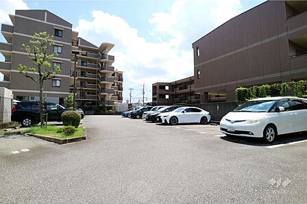 敷地内駐車場(屋外平面式)