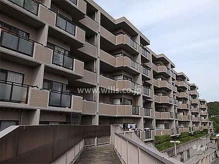 サーパス西宮塩瀬弐番館の外観(南東側から)