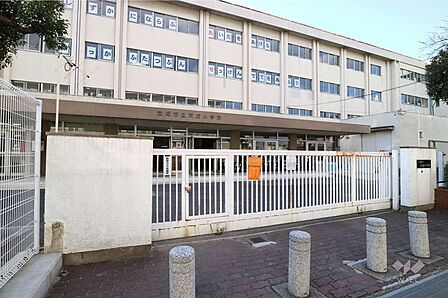 末成小学校[公立]の外観