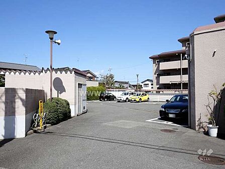駐車場の出入り口
