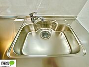広いシンクで大きなお鍋もフライパンもラクラク洗えます。