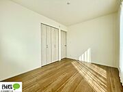 それぞれのお部屋に収納スペースがあるのでプライベートな荷物も身近に置くことができます。