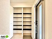 家族みんなの靴がたっぷり収納できるシューズボックス