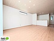 インテリアの映える広々としたリビング