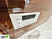 施工例写真　使いやすいシンプルな浴室パネル
