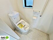1・2階ウォシュレットトイレ完備。